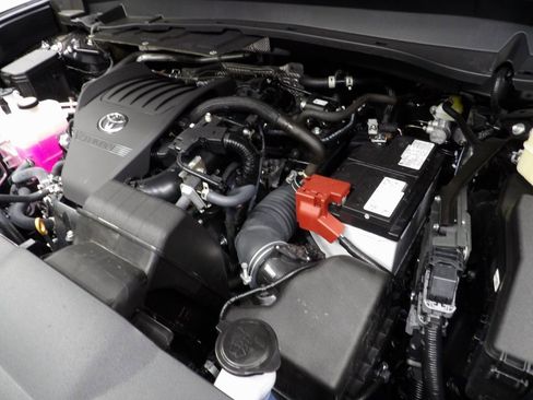 Used 2025 Toyota Grand Highlander AWD image 24