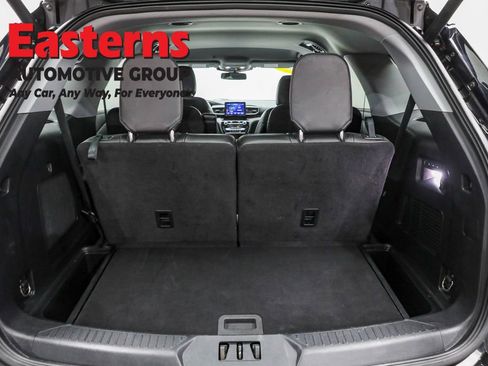 Used 2022 Ford Explorer Limited w/ Equipment Group 301A AWD/4WD image 9