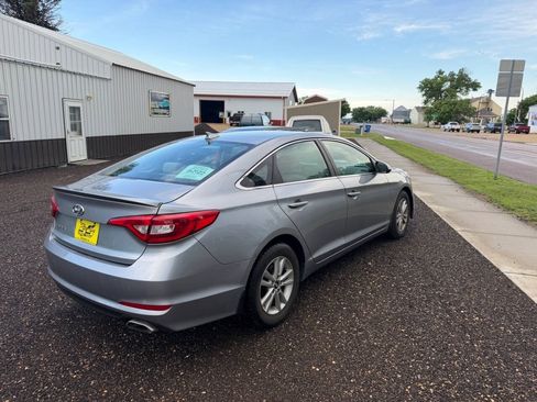 Used 2015 Hyundai Sonata SE w/ Option Group 09 FWD image 6