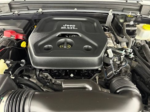 Used 2023 Jeep Wrangler Unlimited Sahara AWD/4WD image 34