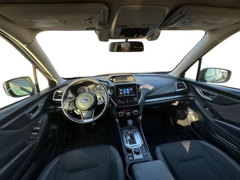 Used 2019 Subaru Forester Premium AWD/4WD image 9