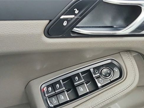 Used 2018 Porsche Macan Sport Edition image 20