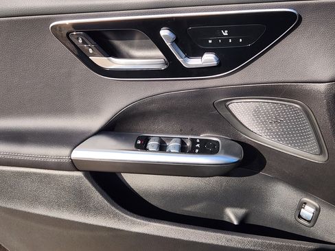 Used 2025 Mercedes-Benz C 300 C 300 image 23