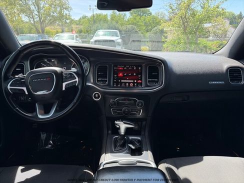 Used 2016 Dodge Charger R/T RWD image 10