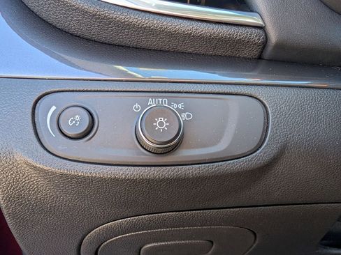 Used 2021 Buick Encore Preferred image 26