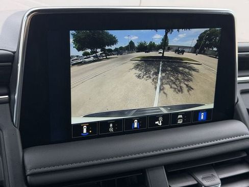Used 2024 Chevrolet Tahoe Z71 w/ Z71 Off-Road Package AWD/4WD image 19