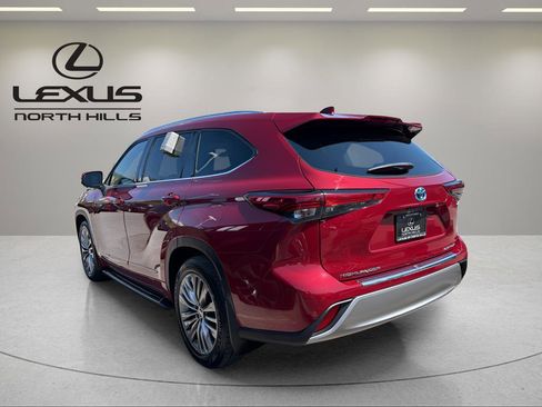 Used 2021 Toyota Highlander Platinum image 8