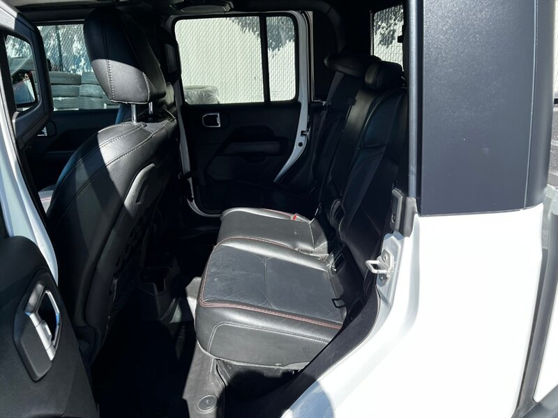 Used 2022 Jeep Gladiator Rubicon w/ Trailer Tow Package AWD/4WD image 16