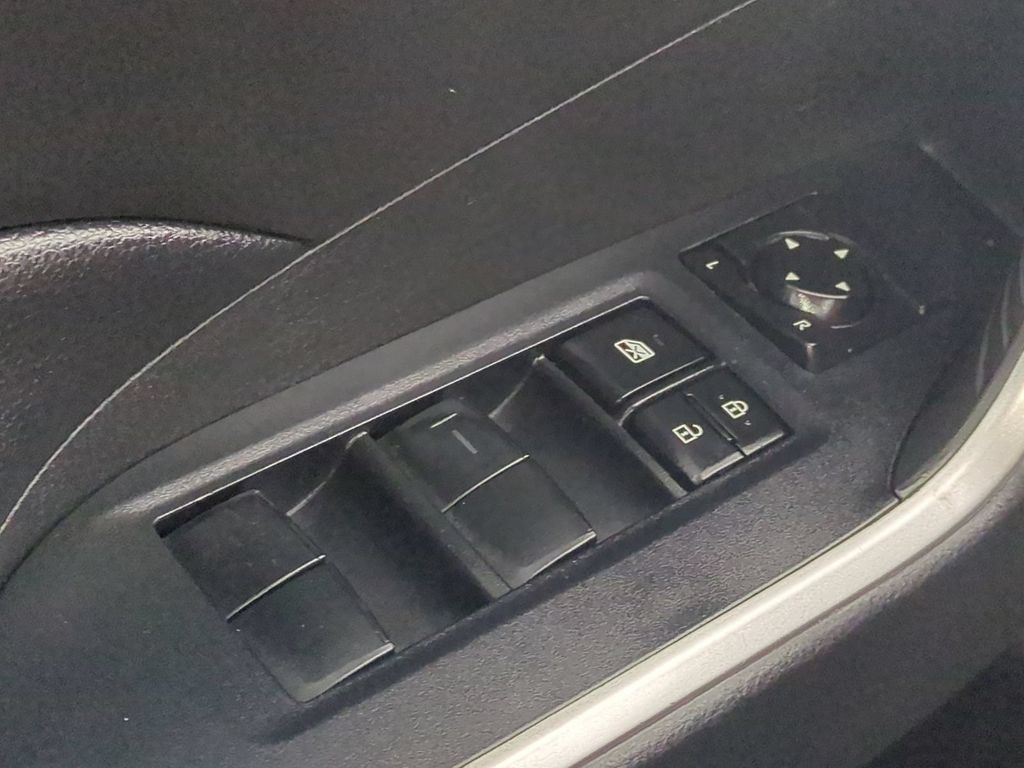 Used 2021 Toyota RAV4 LE FWD image 28