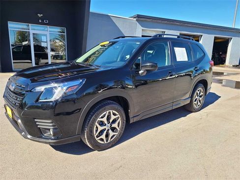Used 2022 Subaru Forester Premium image 2