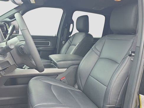 Used 2025 RAM 2500 Big Horn AWD/4WD image 7