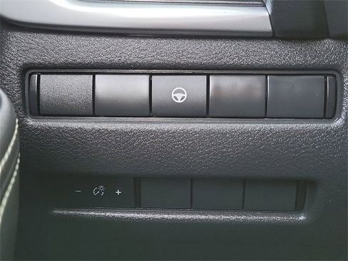 Used 2022 Nissan Rogue SV image 19