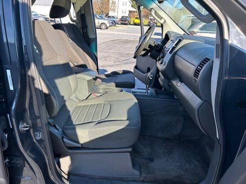 Used 2013 Nissan Frontier PRO-4X image 22