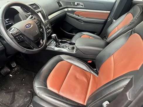 Used 2019 Ford Explorer XLT w/ Equipment Group 202A image 9