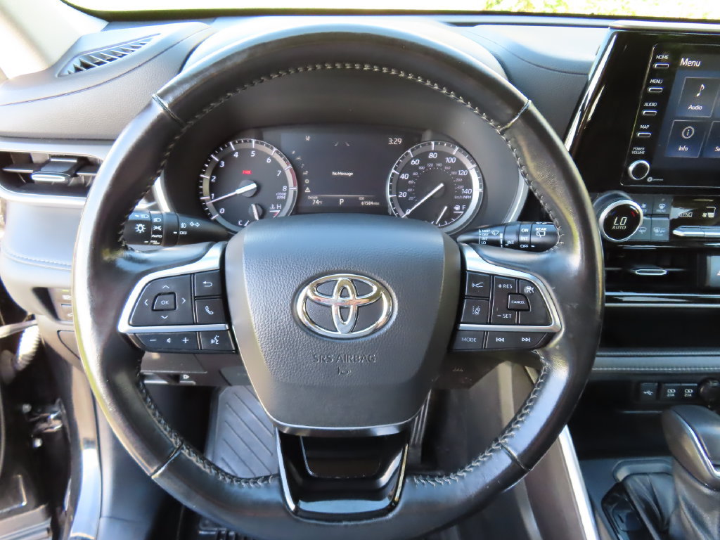 Used 2021 Toyota Highlander XLE AWD/4WD image 20