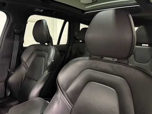 Used 2017 Volvo XC90 T6 Momentum w/ Vision Package AWD/4WD image 17