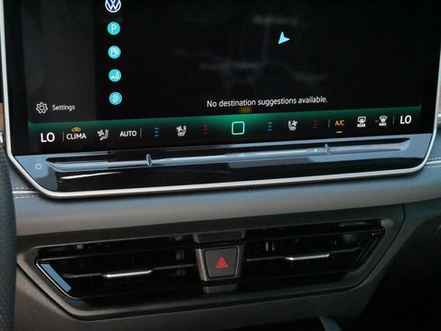 Certified 2025 Volkswagen Tiguan SEL R-Line AWD/4WD image 23