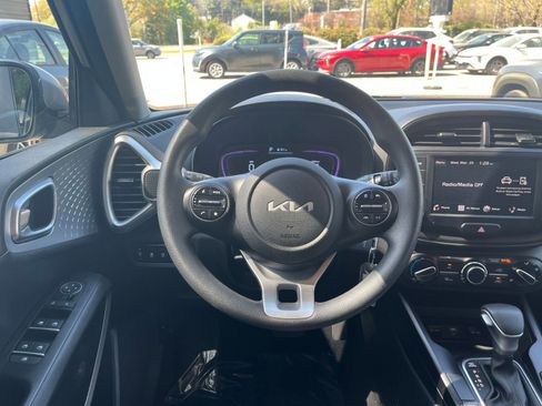 Used 2025 Kia Soul LX w/ LX Technology Package image 31