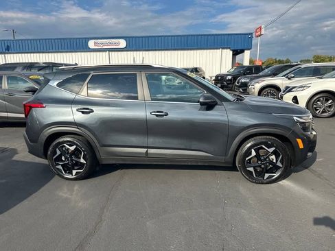 Used 2025 Kia Seltos EX w/ EX Sunroof Package image 2