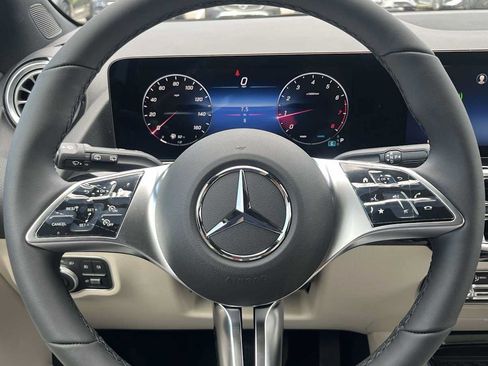 Used 2026 Mercedes-Benz GLA 250 4MATIC image 39