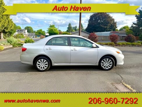 Used 2012 Toyota Corolla LE FWD image 4