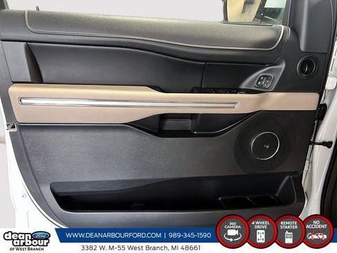 Used 2023 Ford Expedition Limited image 11