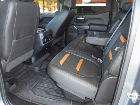 Used 2019 GMC Sierra 1500 AT4 w/ AT4 Premium Package image 9