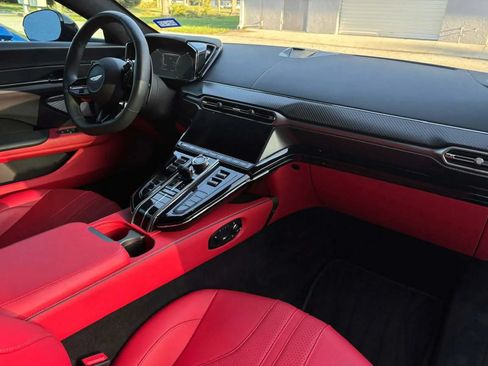 Used 2025 Aston Martin V8 Vantage Coupe RWD image 12