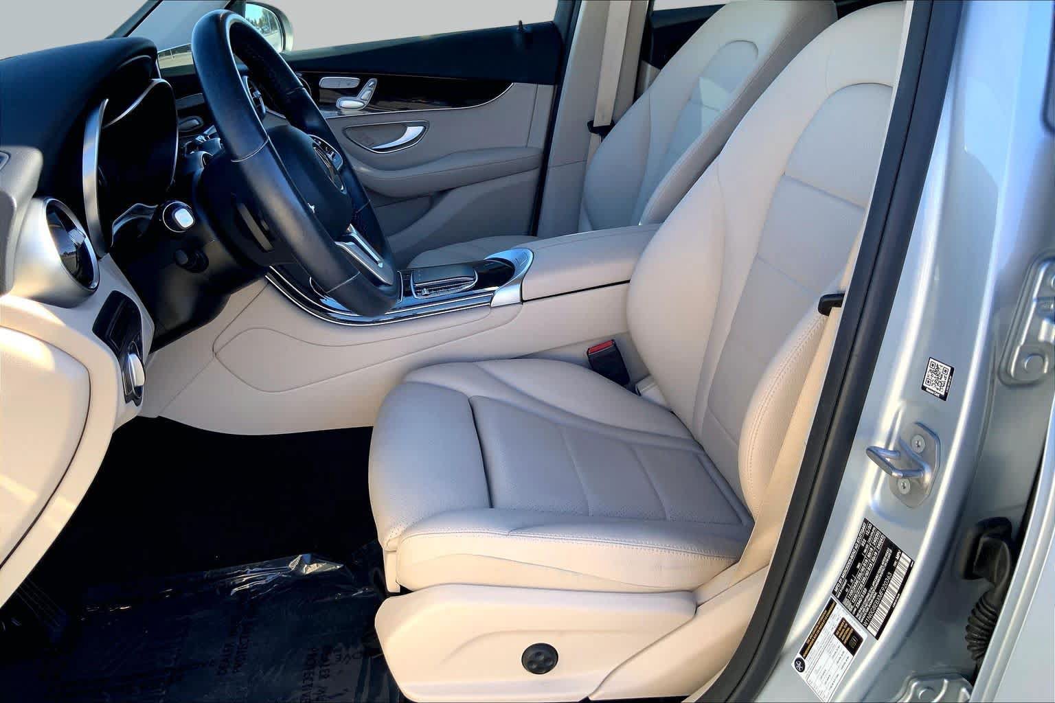 Used 2021 Mercedes-Benz GLC 300 4MATIC image 7
