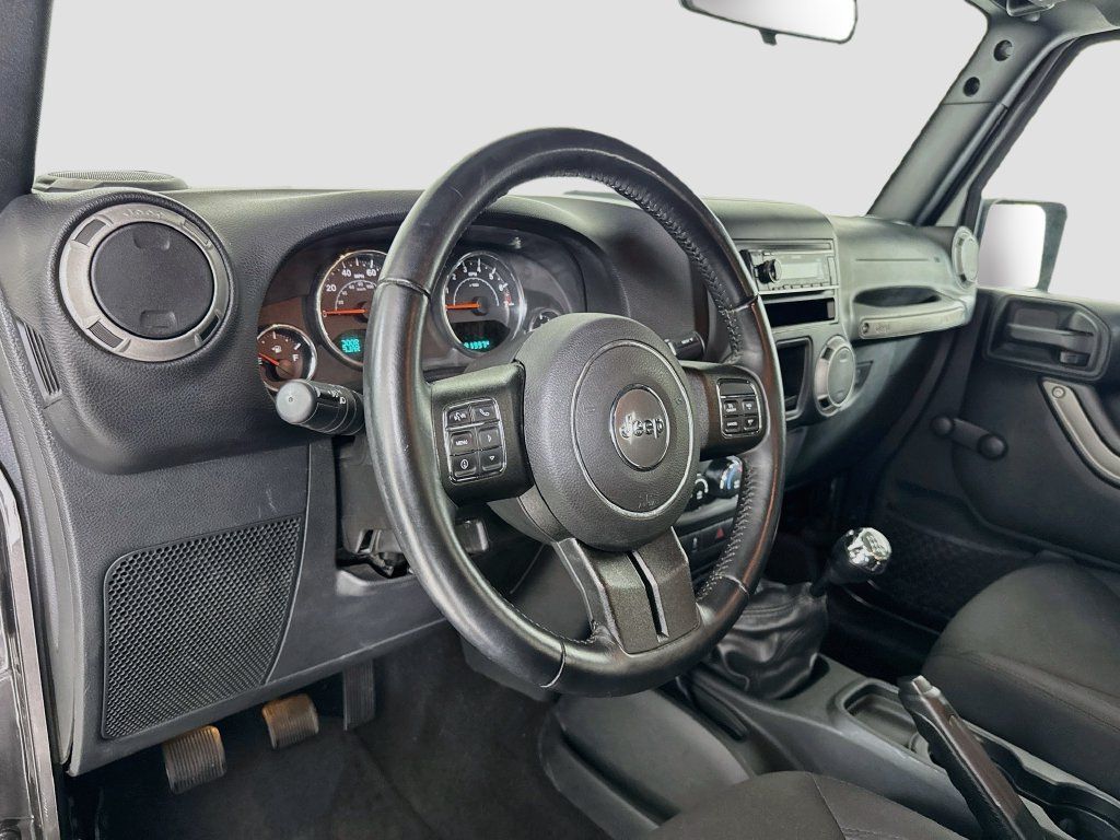 Used 2017 Jeep Wrangler Unlimited Sport w/ Connectivity Group AWD/4WD image 9