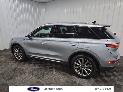 Used 2022 Lincoln Corsair AWD w/ Premium Package image 5