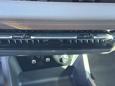 New 2025 Audi Q6 e-tron Premium image 20