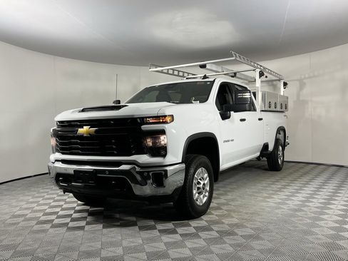 Used 2025 Chevrolet Silverado 2500 W/T w/ WT/CX Safety Package image 9