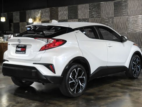 Used 2021 Toyota C-HR XLE image 9