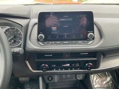 Used 2026 Nissan Rogue SV AWD/4WD image 19