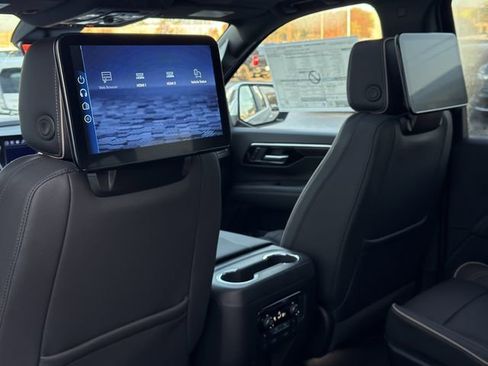 New 2026 Chevrolet Suburban Premier image 21