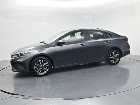 Used 2024 Kia Forte LXS FWD image 4
