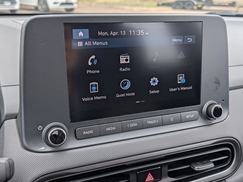 Used 2023 Hyundai Kona SE image 18