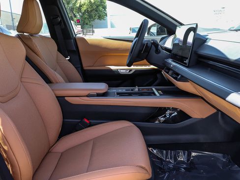 New 2026 Lexus ES 350e FWD image 17