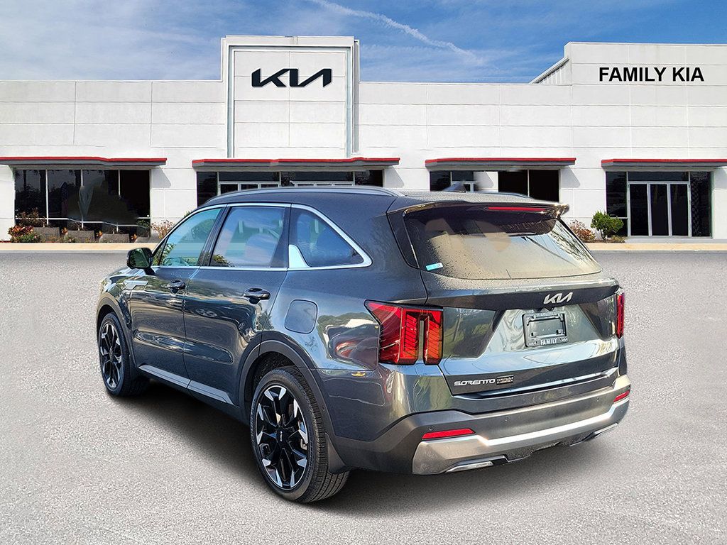Certified 2025 Kia Sorento SX FWD image 4