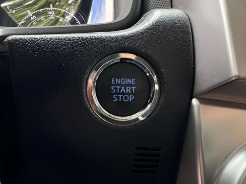 Used 2023 Toyota 4Runner SR5 AWD/4WD image 26