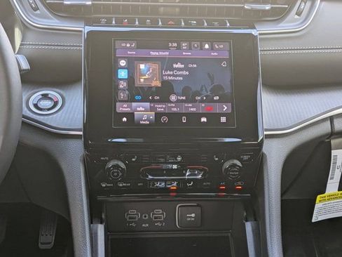 New 2025 Jeep Grand Cherokee Altitude AWD/4WD image 16
