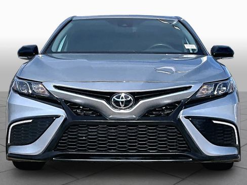 Used 2022 Toyota Camry SE FWD image 4