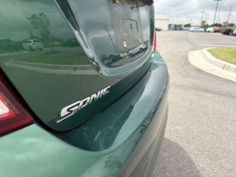 Used 2018 Chevrolet Sonic LT FWD image 33