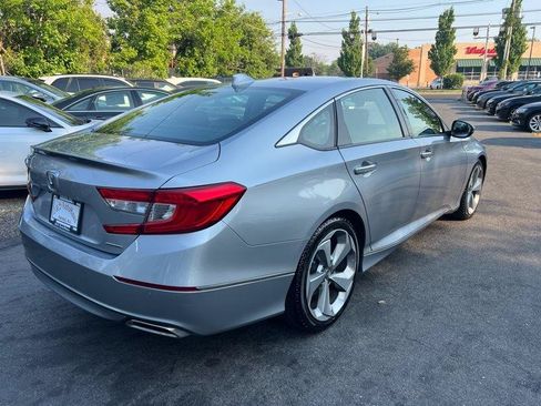 Used 2018 Honda Accord Touring image 6