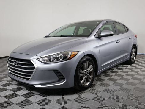 Used 2017 Hyundai Elantra SE FWD image 5