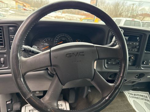 Used 2005 GMC Sierra 2500 SLE w/ Snow Plow Prep Package image 27