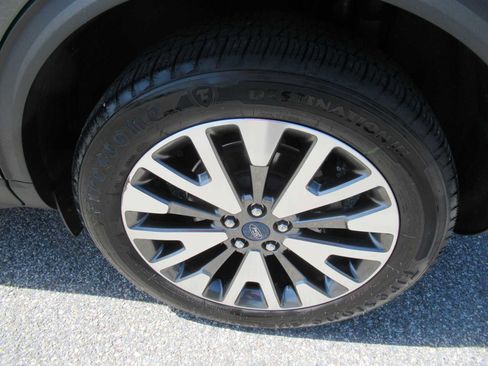 Used 2020 Ford Escape Titanium AWD/4WD image 10