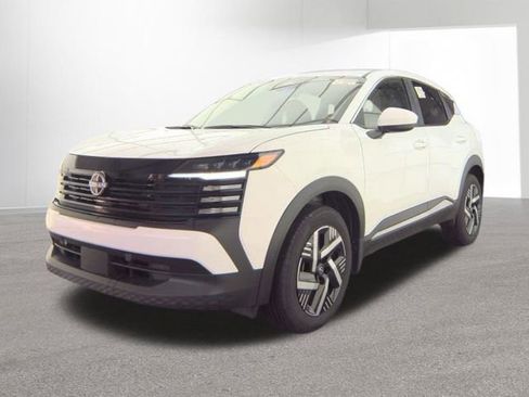 Used 2025 Nissan Kicks SV image 1