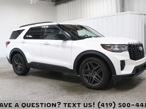 Used 2025 Ford Explorer ST AWD/4WD image 1